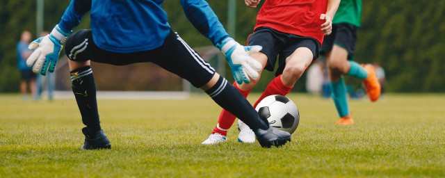 足球中场休息多久?(足球中场休息多久球址汇)