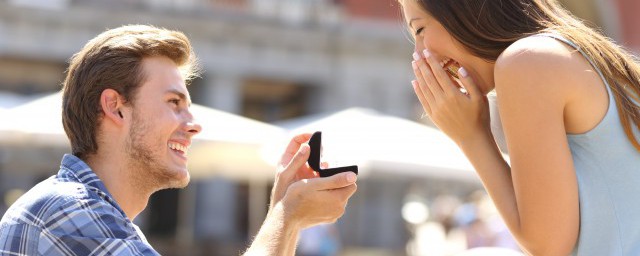 情人节适合送女朋友的礼物(情人节送女朋友啥礼物好)