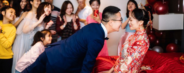 伴郎应该做的工作介绍(伴郎介绍自己)