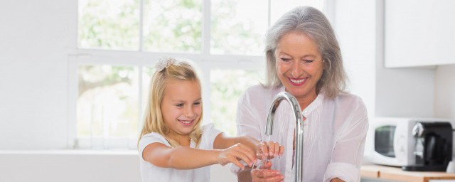 怎么选购净水器(净水器怎么选购指南)