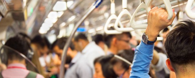 北京地铁最早的一班车(北京地铁最早的列车)