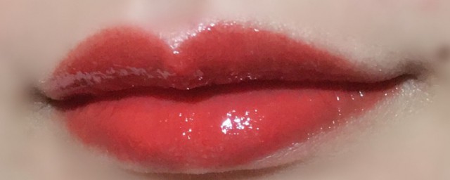唇深涂什么颜色好(唇部深适合什么颜色)