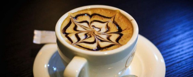 美式咖啡和意式咖啡的不同(意式咖啡和美式咖啡和普通咖啡的区别)