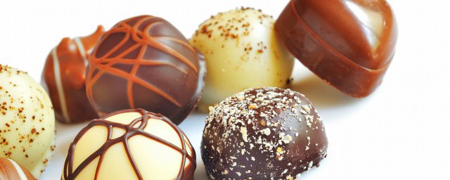 白巧克力不易溶化的原因是什么(巧克力不易融化的原因)