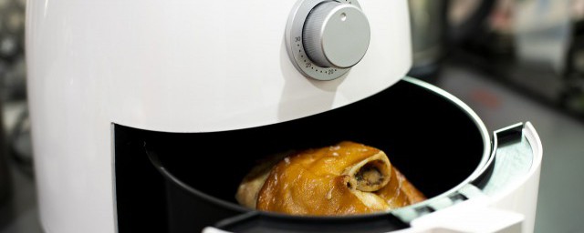 第一次用的电饭煲应该如何清洗使用(电饭煲初次使用怎样清洗)