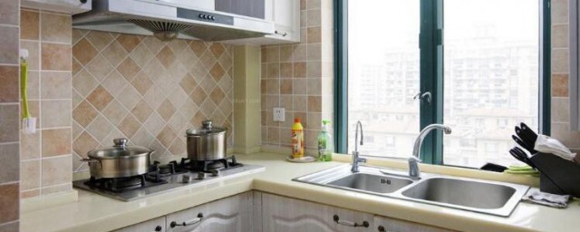 厨房位置与风水禁忌有哪些(厨房方位风水禁忌有哪些)