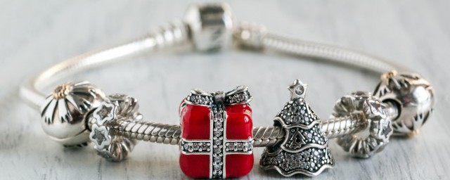 戴金手镯的风水介绍禁忌(戴金镯子要注意什么)