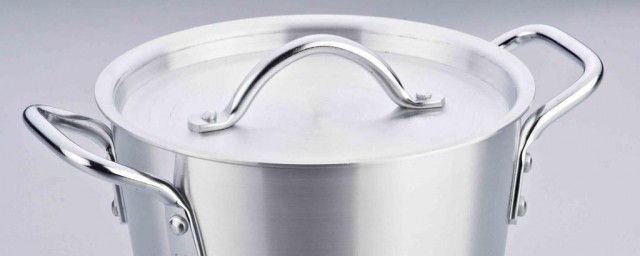 使用铝锅有什么注意事项(使用铝锅的危害)