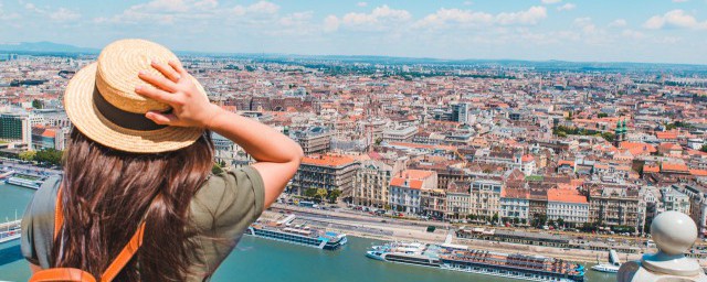 关于外出旅游的心情经典语录说说(出门旅游的句子说说心情)