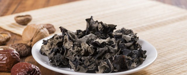 木耳用什么水泡发(木耳用什么水泡发比较快)