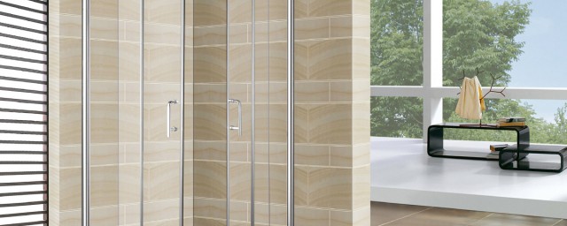 淋浴房玻璃清洁技巧有哪些(淋浴室的玻璃怎样清洗)