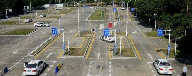 科目二考试项目有哪些(自动挡科目二考试项目有哪些)