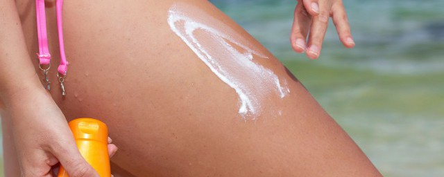 防晒棒怎么使用呢(防晒棒用在化妆的第几步)