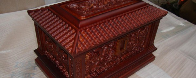 抱骨灰盒有什么忌讳的(抱骨灰盒好吗)