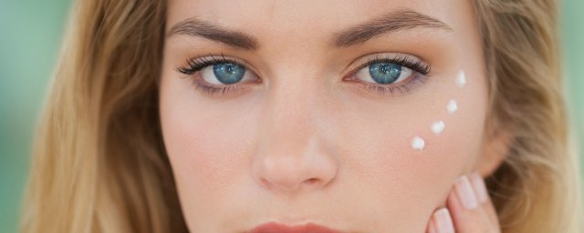 左眼跳女人的预兆(女人左眼跳啥预兆)