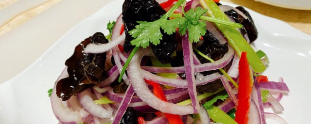 凉拌洋葱有什么食用禁忌(凉拌洋葱能吃吗)