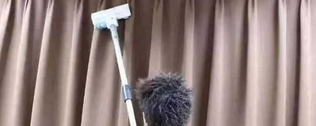 窗帘不拆怎么清洗(不可拆卸窗帘怎么清洗)