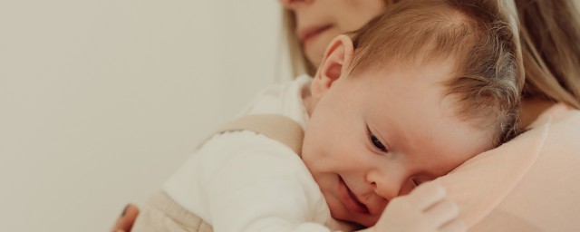 怎么教育好单亲家庭孩子(如何做好单亲家庭学生的教育)