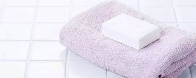 毛巾黄了洗干净的方法(请问毛巾黄了怎么洗)