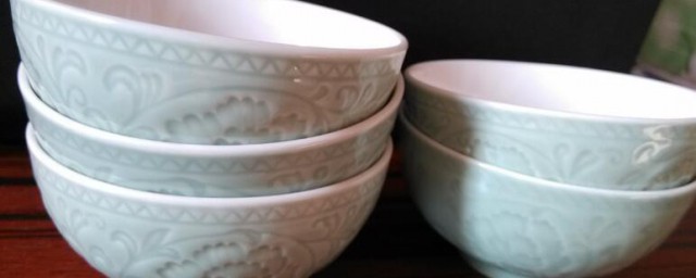 两个碗叠一起太紧分不开如何解决(小碗和大碗叠在一起分不开了怎么办)