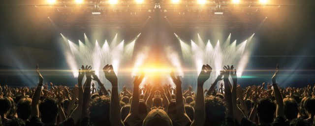 我们俩完整版歌词(我们俩歌词下载)