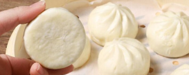 蒸包子不粘笼布的窍门有哪些(蒸包子笼布怎样才能不粘)