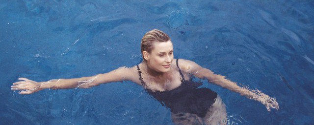 游泳蛙泳口诀有哪些(蛙泳的四句口诀是什么)