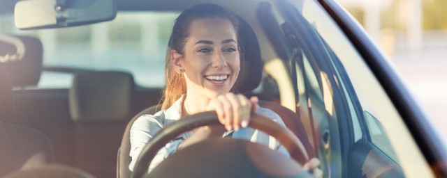 新手开车技巧具体有哪些(新手入门开车技巧)