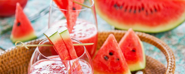 切了的西瓜怎样保存(切好的西瓜怎样保存)