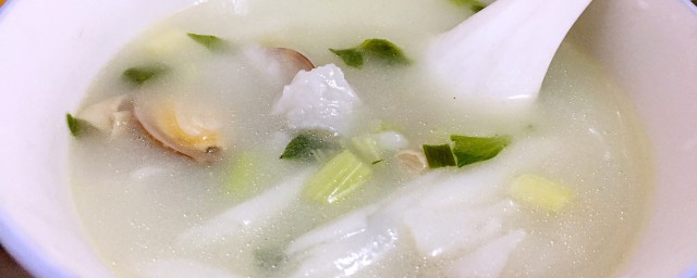 锅边糊的做法分享食材(锅边糊的制作过程)