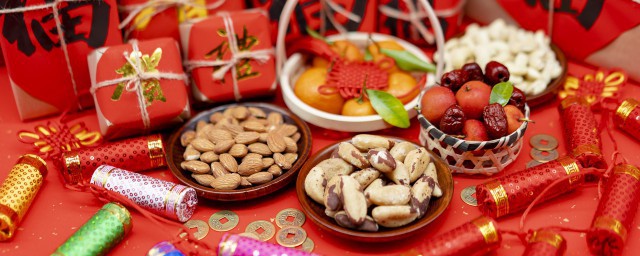 春节吃什么传统食物(南方春节吃什么传统食物)