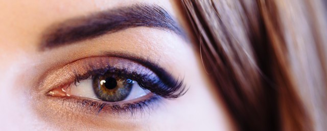 三白眼的意思是什么(何为三白眼)