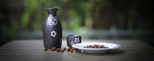 茅台酒不跑酒怎么保存(整箱茅台酒怎么收藏不跑酒)