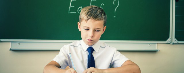 水流无限似侬愁的意思简介(水浓无限似侬愁)