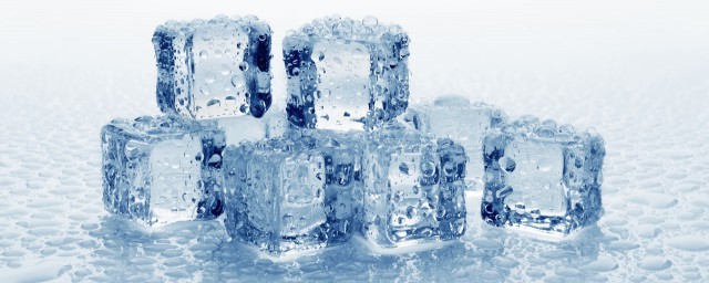 如何保存夏天摆摊用的冰块(摆摊刨冰冰块怎么储存)