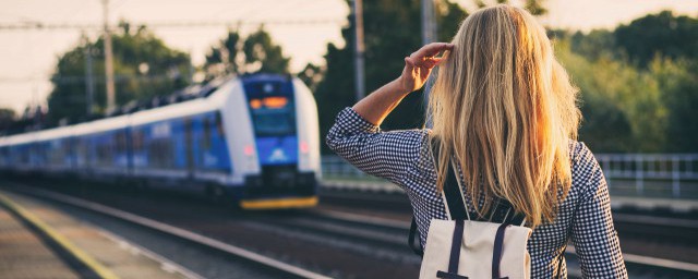 简单干净的文案句子(简单又干净的文案)