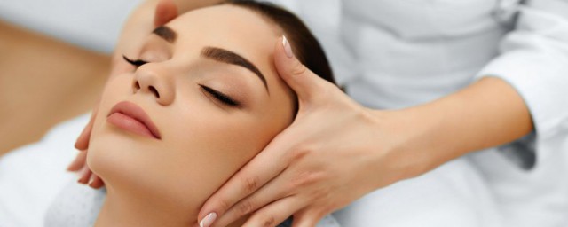 皮肤按摩的正确方式是什么(皮肤按摩手法)