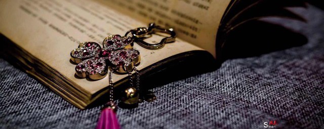 黄鼠狼拜月的含义(黄鼠狼拜月亮意味什么意思)