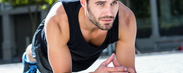 锻炼全身的动作都有什么(做什么动作能锻炼身体)