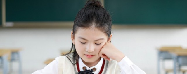 青山处处埋忠骨何须马革裹尸还的意思(青山处处埋忠骨何须马革裹尸还的意思出自哪首诗)