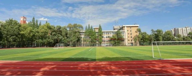 操场的拼音是什么(操场的拼音是什么拼音)