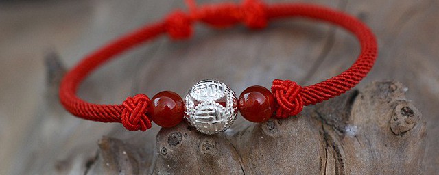 戴红绳的禁忌有哪些(戴小红绳有什么禁忌吗)