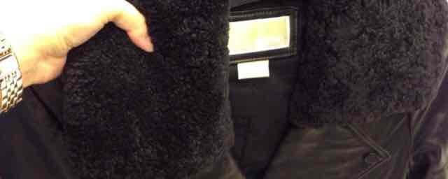 如何清洗带毛皮衣(皮毛衣物怎么清洗)