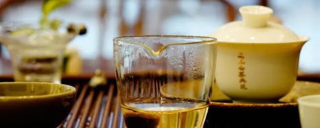 用一杯茶感悟人生的句子(茶感悟人生的经典句子)