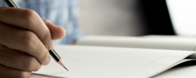 水通电分解的化学方程式是什么(水通电分解的化学式方程式)