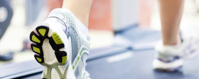 体能训练的具体方法(体能训练方法有哪些?(答得要具体)