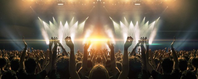 别让我一个人醉歌曲介绍(别让我一个人醉这首歌)