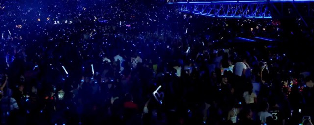 堕落天使的歌曲歌词是什么呢(堕落天使歌曲是什么意思)