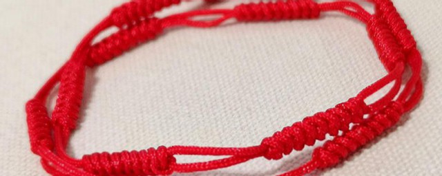 关于男生左手戴红绳的禁忌(女生戴红绳的禁忌左手)