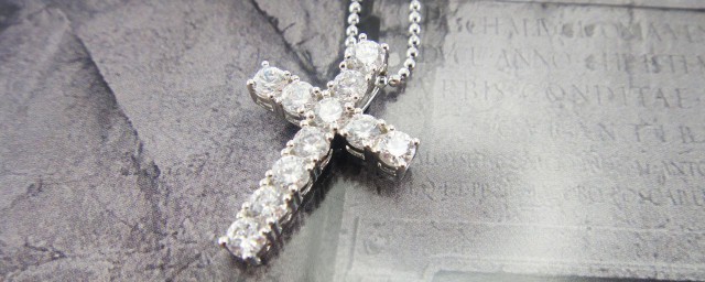 戴十字架的禁忌介绍(十字架是不是不能随便戴)